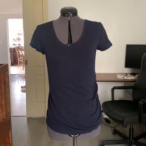 Short-sleeved maternity navy t-shirt from Isabel maternity size extra small